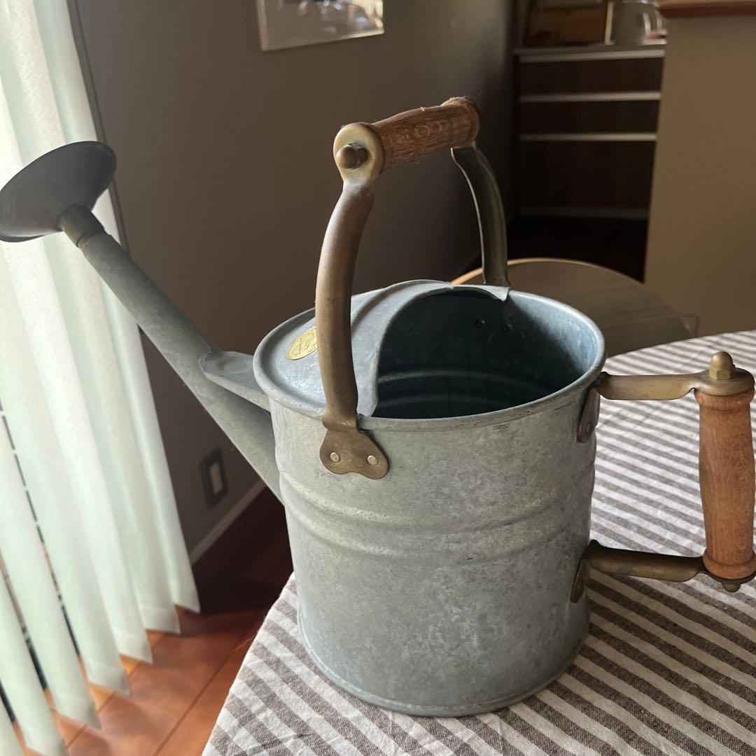 HAWS 英国ホーズ社　ピーターラビットカン　ガーデニング　じょうろ