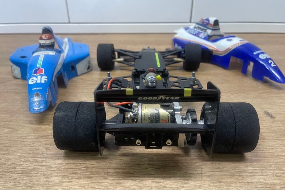 京商F1 電動ラジコンカー 1/10 ボディー2台付き