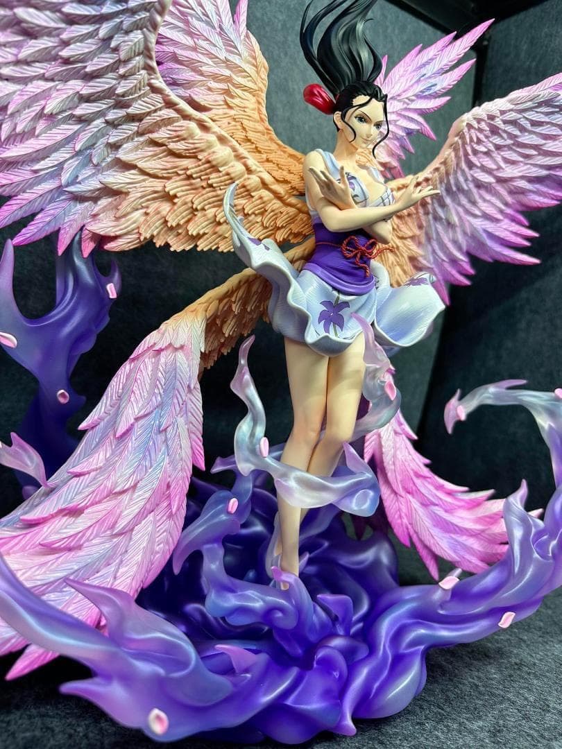 ワンピース ニコ・ロビン ガレキフィギュア 塗装済み完成品 記載の方ご覧下さい。