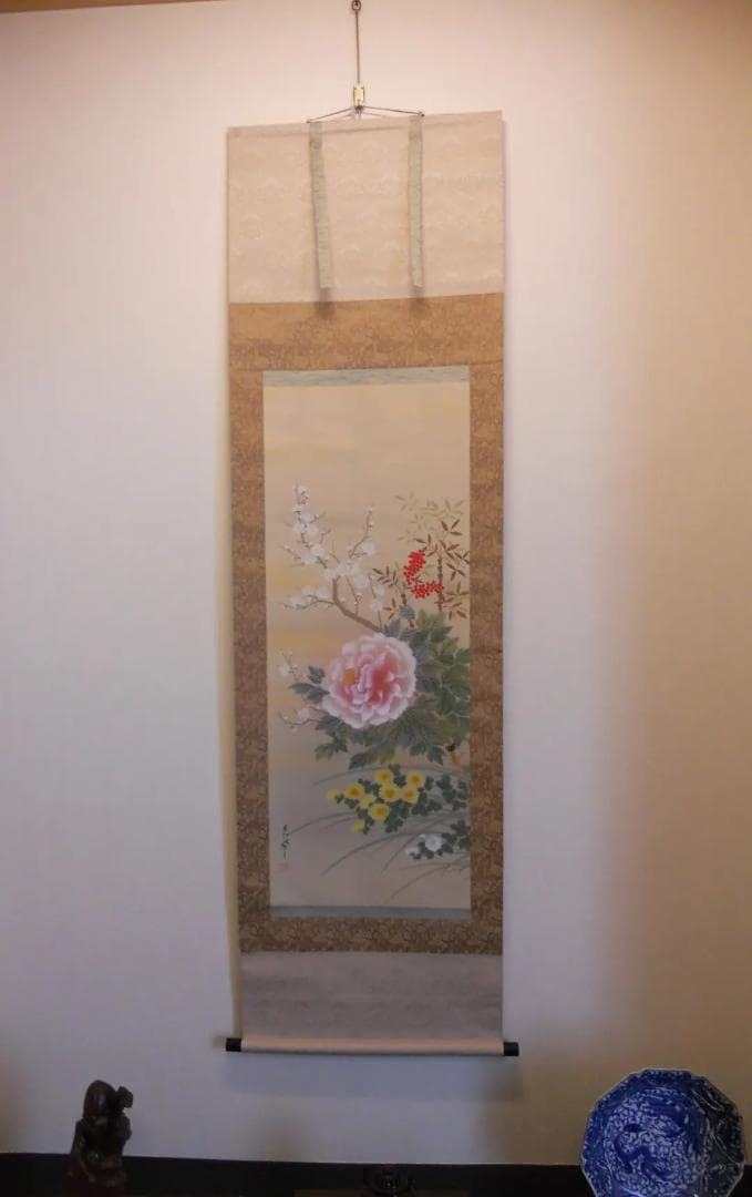 掛け軸 美峰 四季花 絹本 希少 軸装 茶道具 掛軸 美品 です。