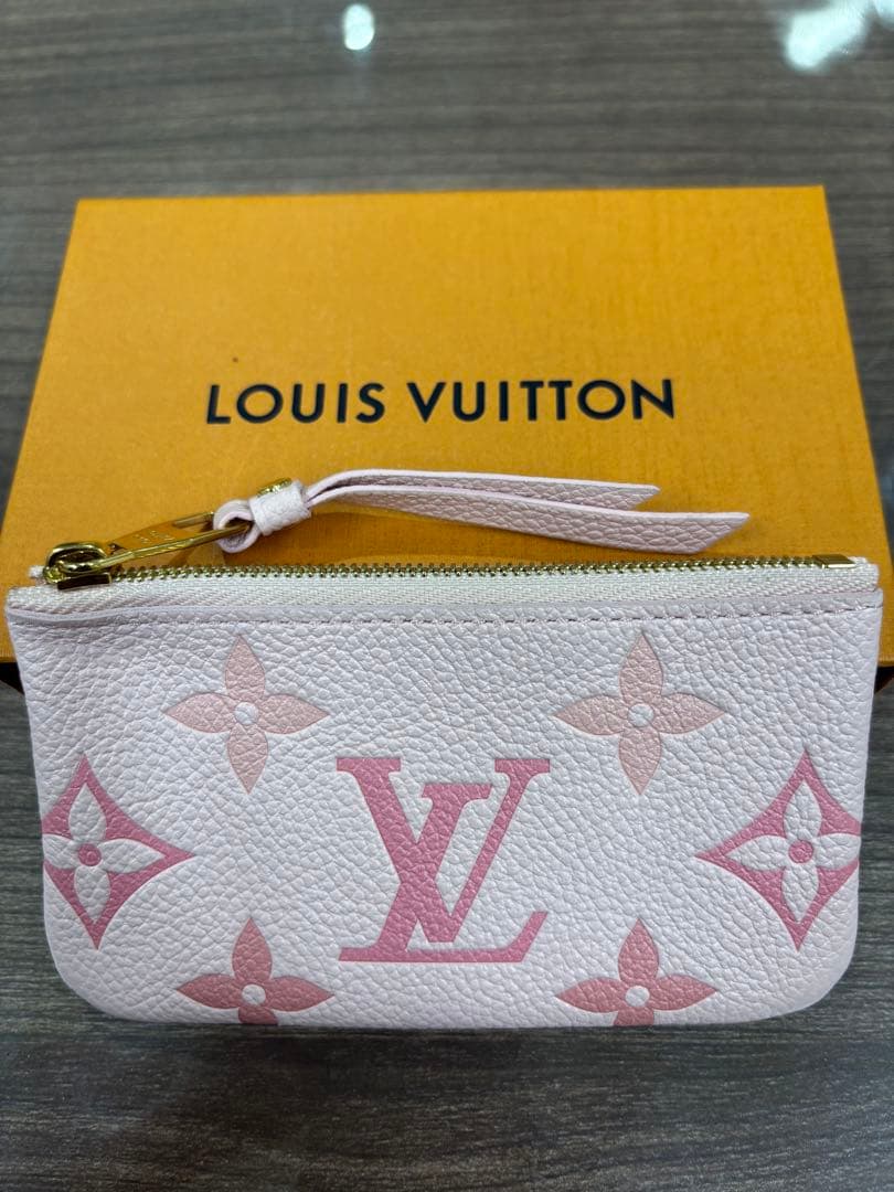 LOUIS VUITTON ピンク ケース