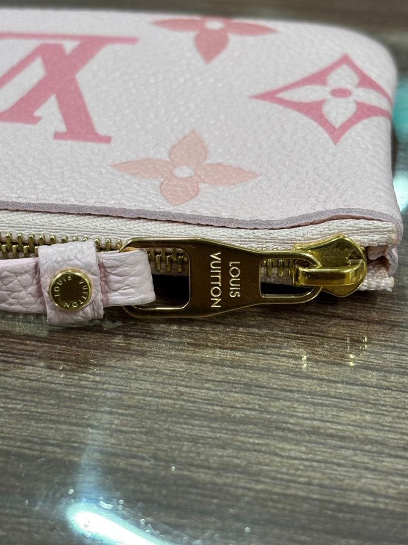 LOUIS VUITTON ピンク ケース