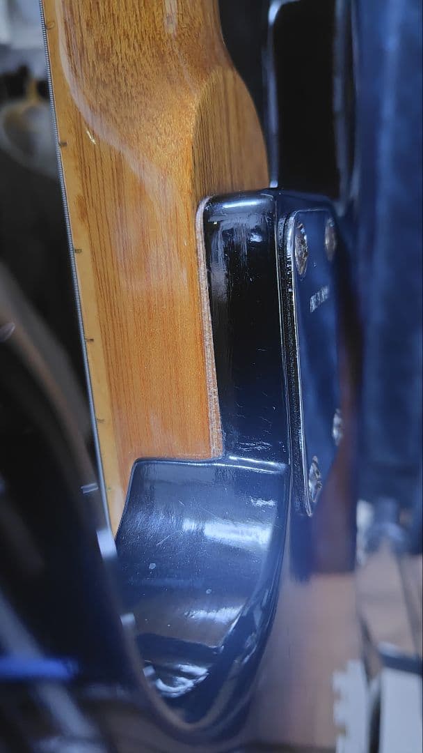 【ジャンク】Bellwood エレキベース サンバースト