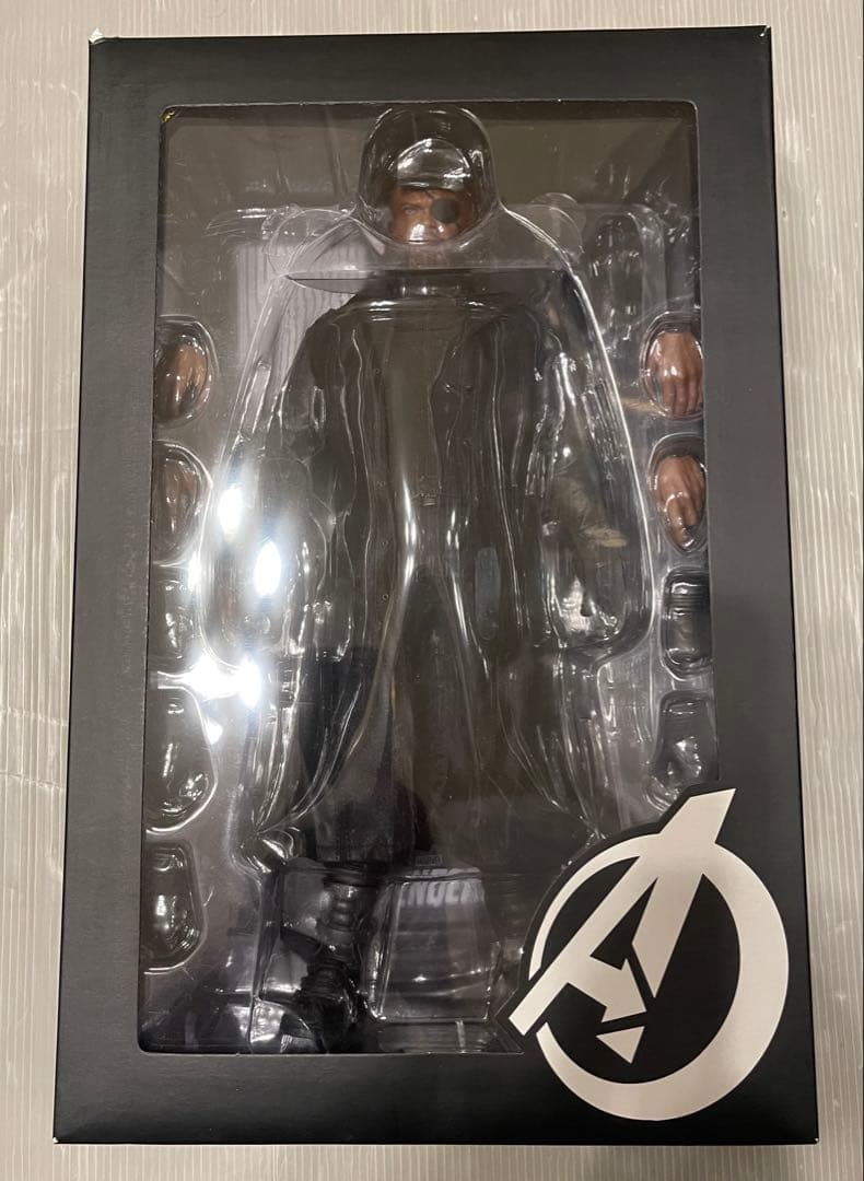 ホットトイズ 『アベンジャーズ』 １／６スケールフィギュア　ニック・フューリー