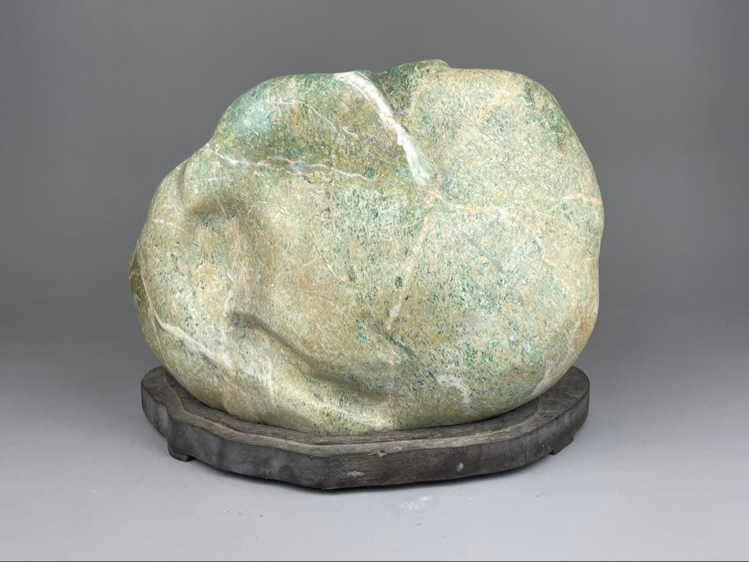 超希少 大型 ヒスイ原石 翡翠 木製台座付 鑑賞石 原石 天然石 鉱石 置物