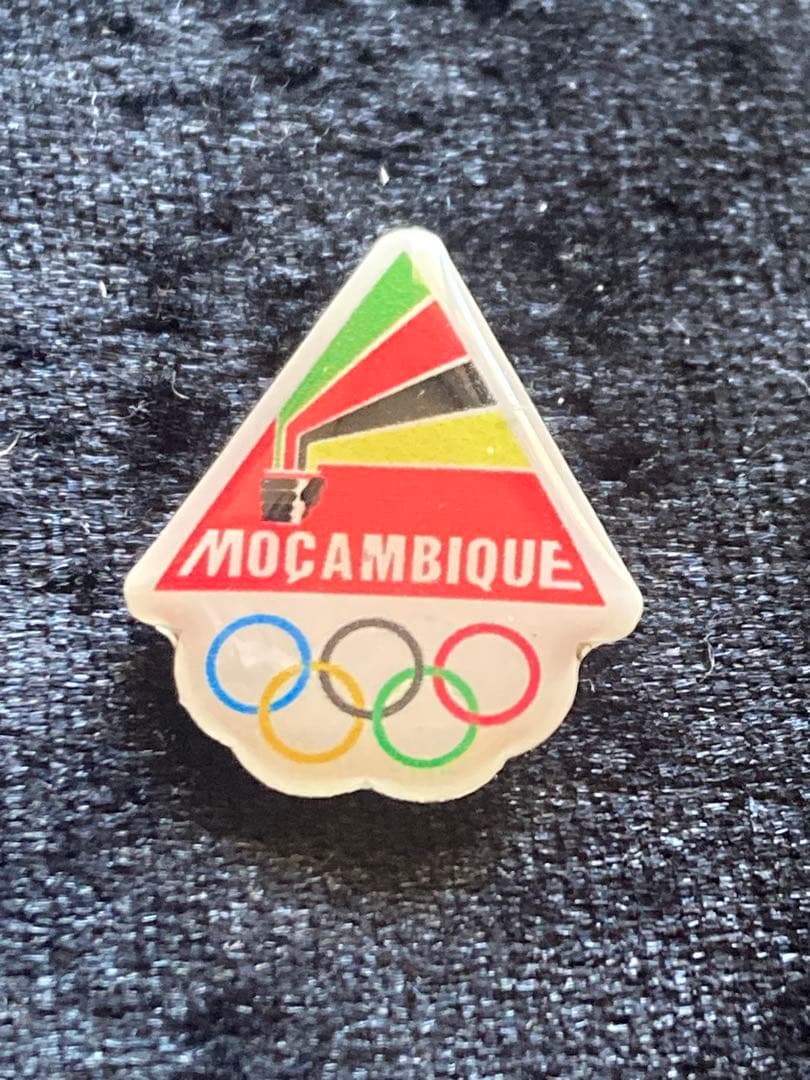 IYK　パリオリンピック　ピンバッジ