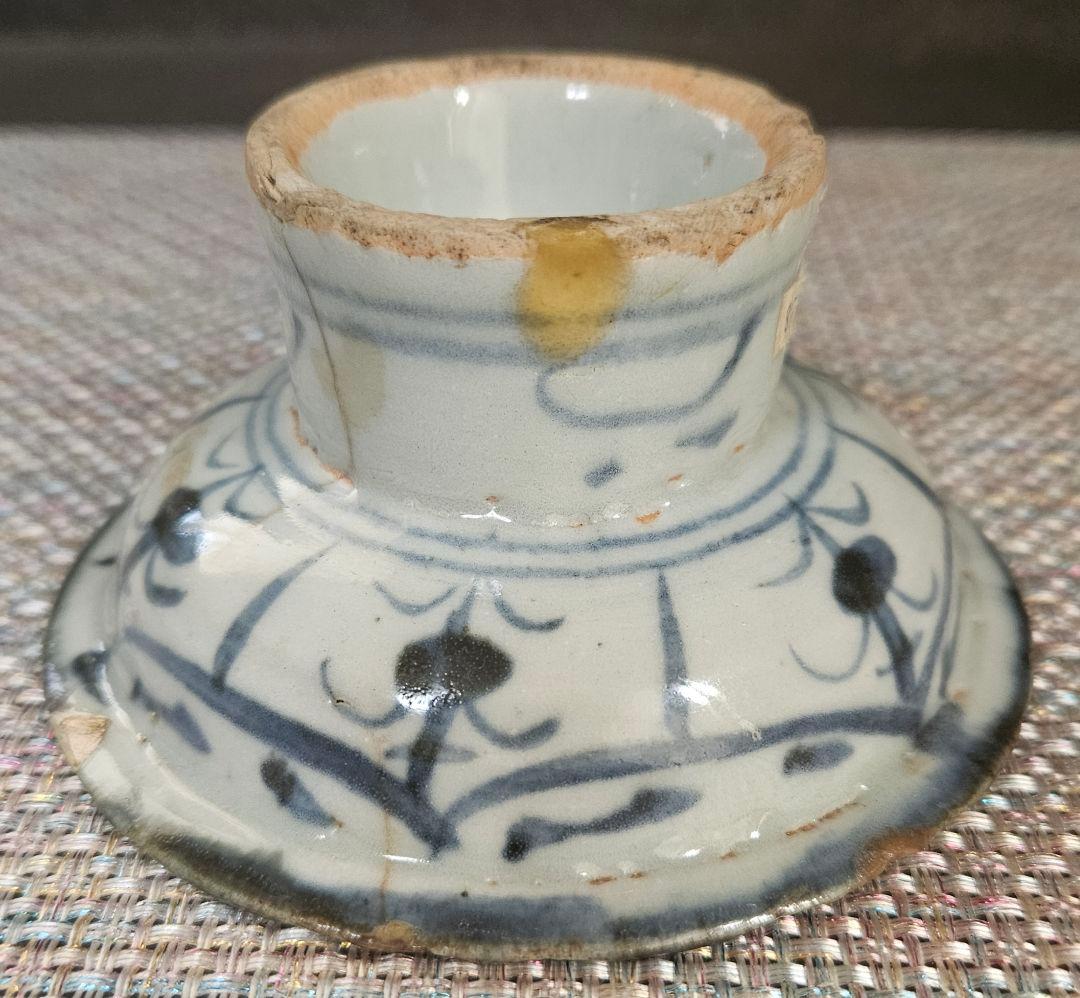 中国古美術　中国古陶磁器　古玩　明朝　明代　青華　花文　高付き台皿　土城平出土