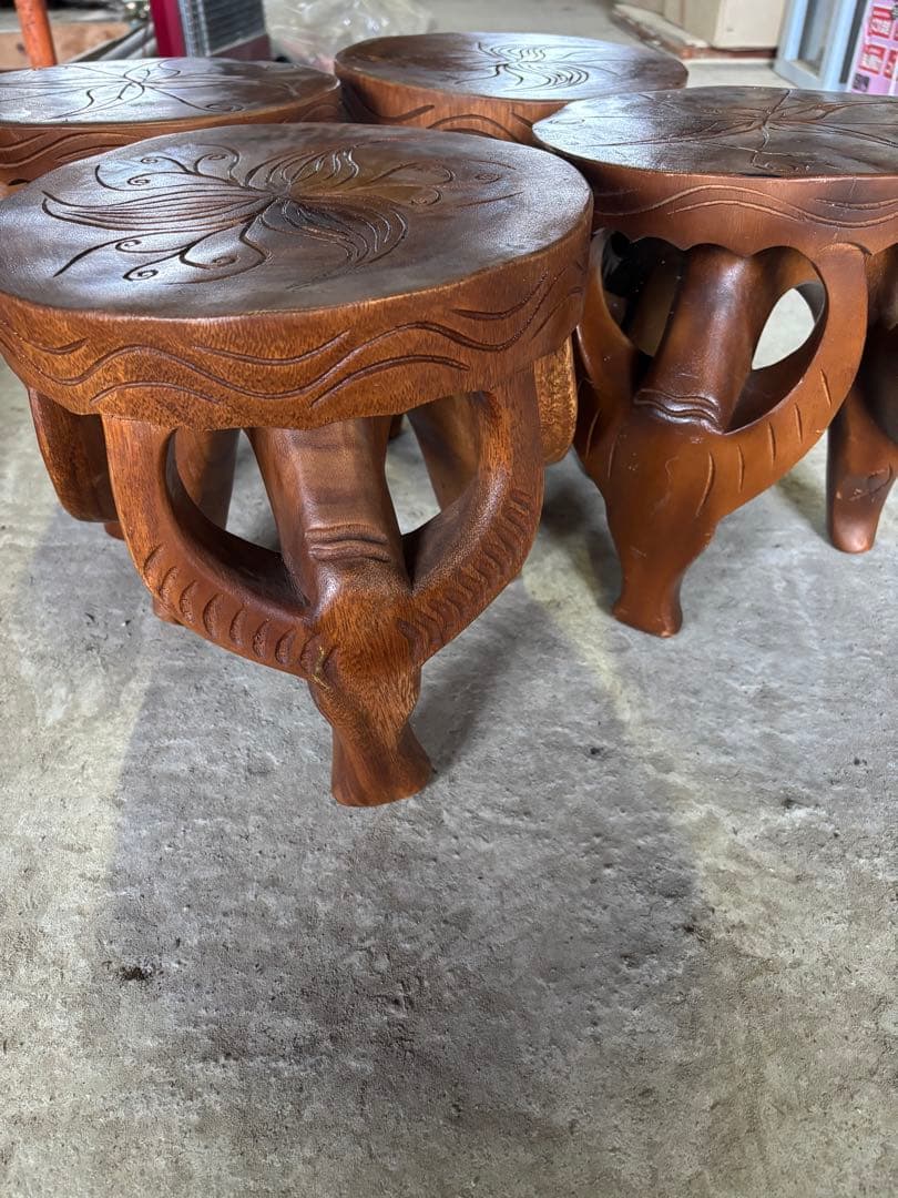 木製彫刻模様円形スツール4個セット