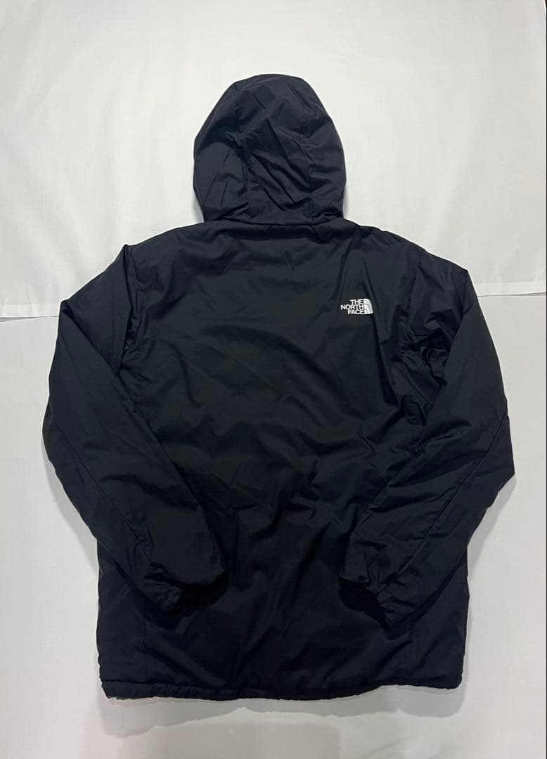 THE NORTH FACE　機能的なリバーシブル保温フーディジャケット