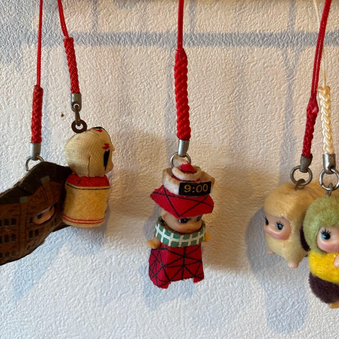 キューピーとキティのストラップ　九州メインのキャラクター　ご当地ストラップ