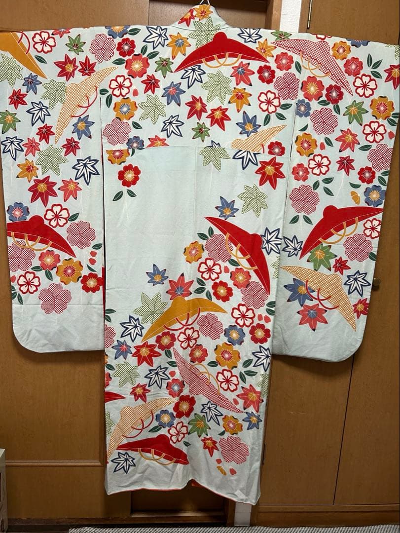 振袖と長襦袢のセット　栗山吉三郎　落款あり　京紅型　桜楓市女笠 　水色　小柄な方