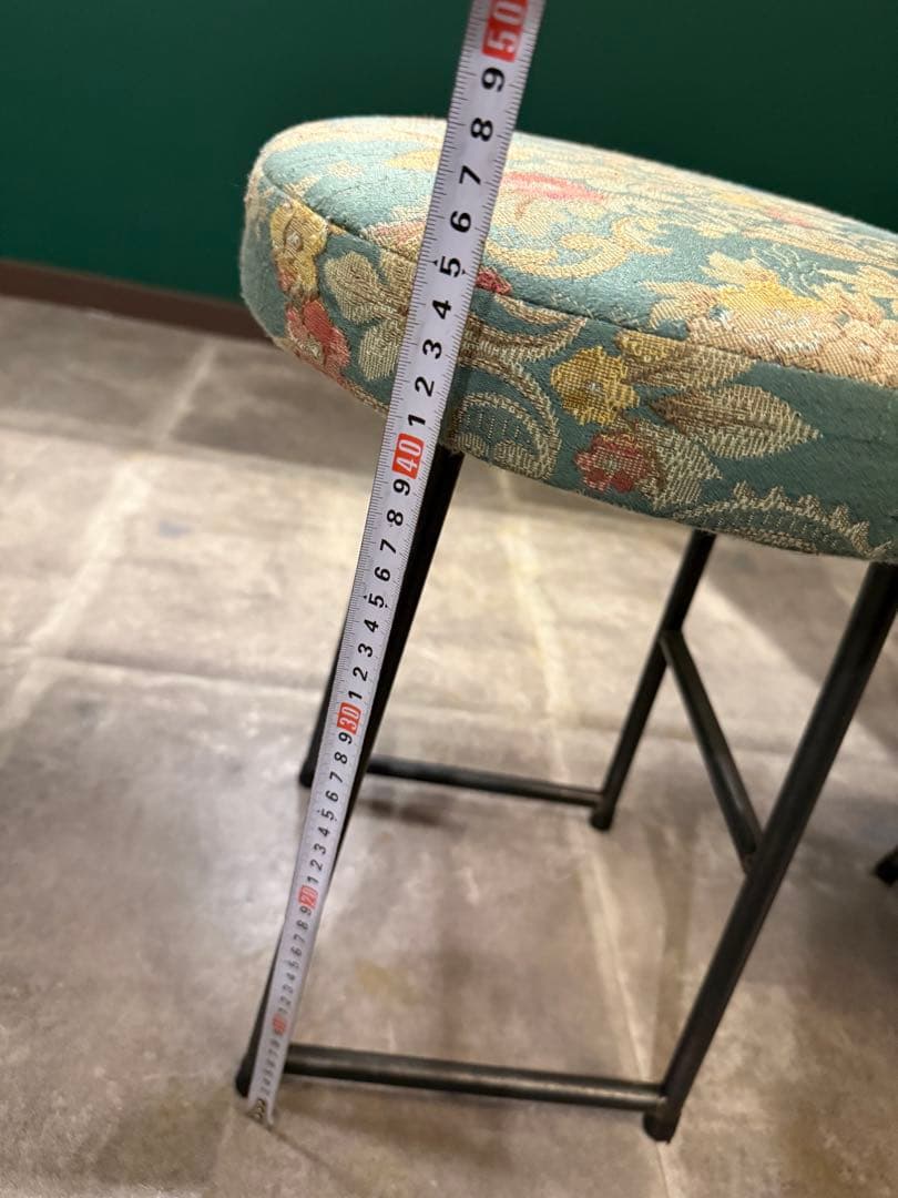 花柄円形スツール　アンティーク風　オリジナル　カフェ　二脚セット