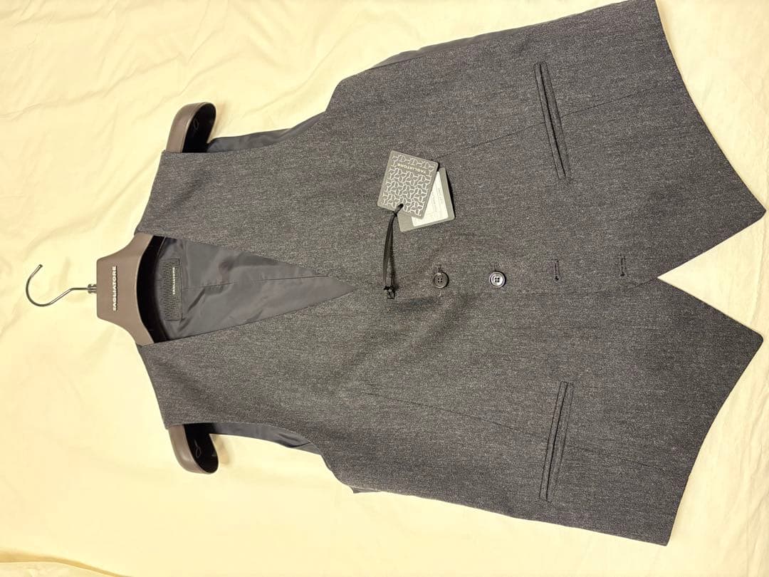 【新品未着用・タグ付き】タリアトーレストレッチウールジレ ブライアン グレー46