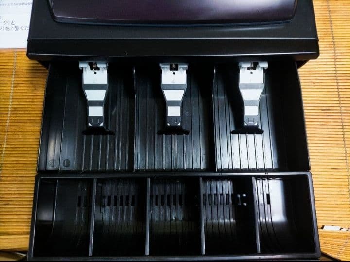 カシオレジスター　TE-M80　中古品　人気機種感熱紙　送料無料　536600