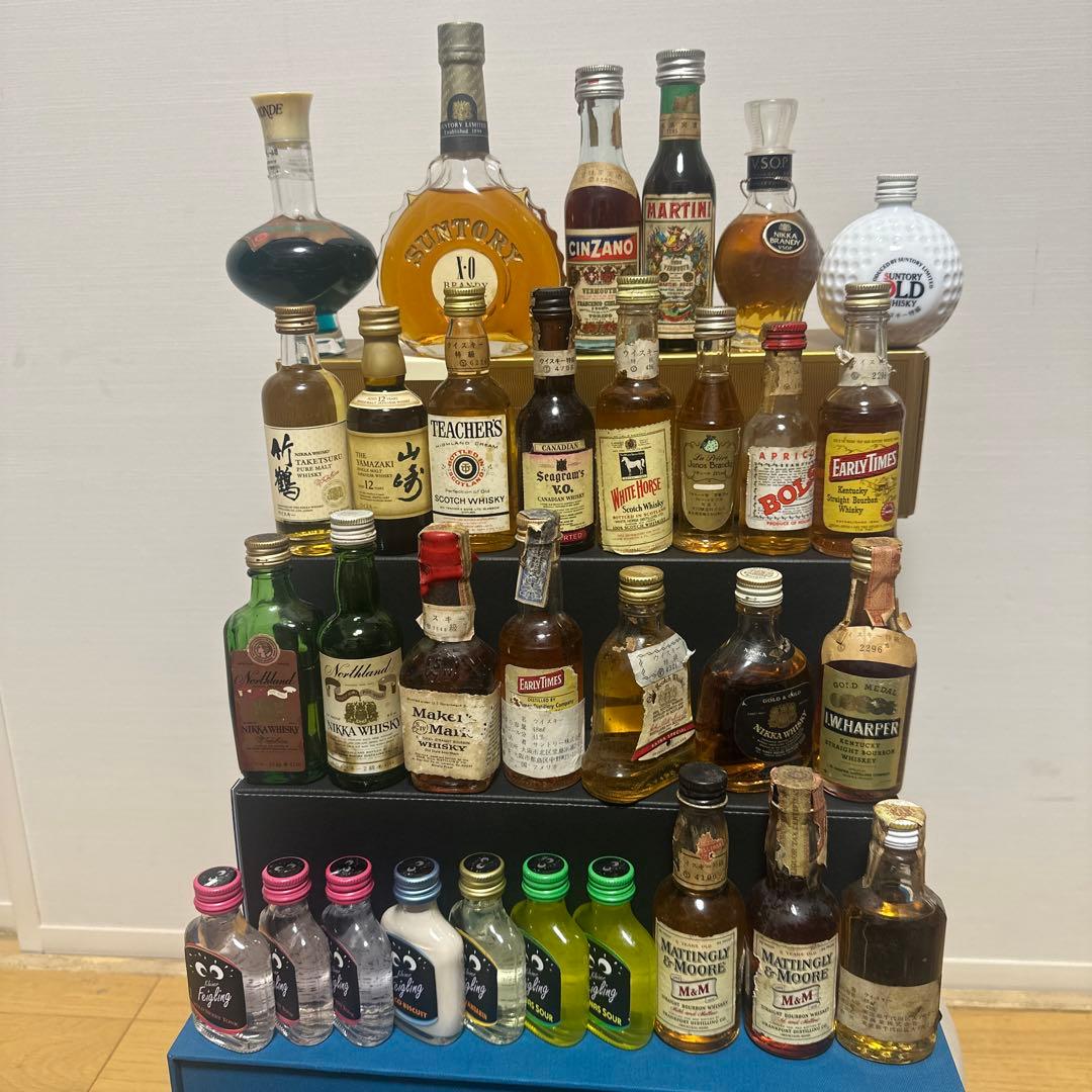 多種多様なウイスキーコレクション 山崎12年 ウイスキーミニボトル31本セット