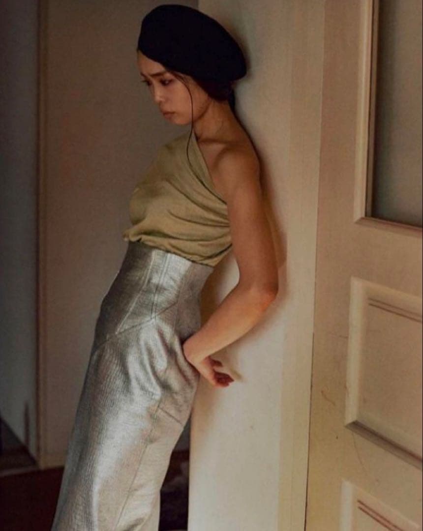 限定出品★fumika uchida★レザータイトスカート　シルバー