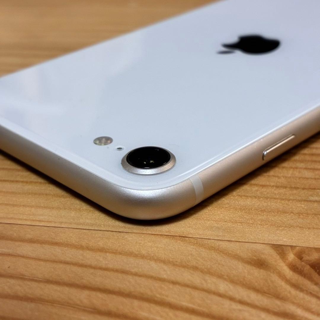 バッテリー新品　iPhoneSE第3世代64GB SIMフリー　美品　おまけ有り