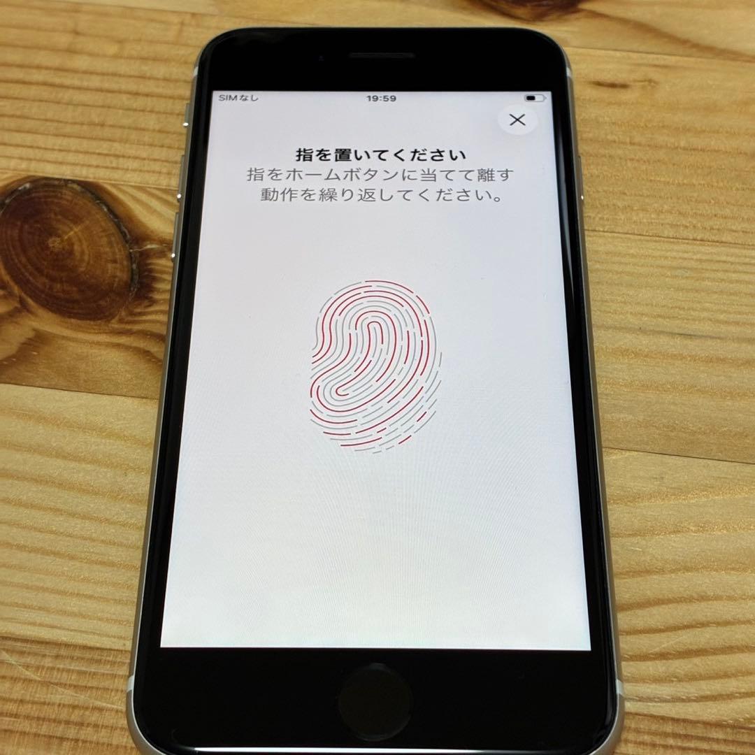 バッテリー新品　iPhoneSE第3世代64GB SIMフリー　美品　おまけ有り