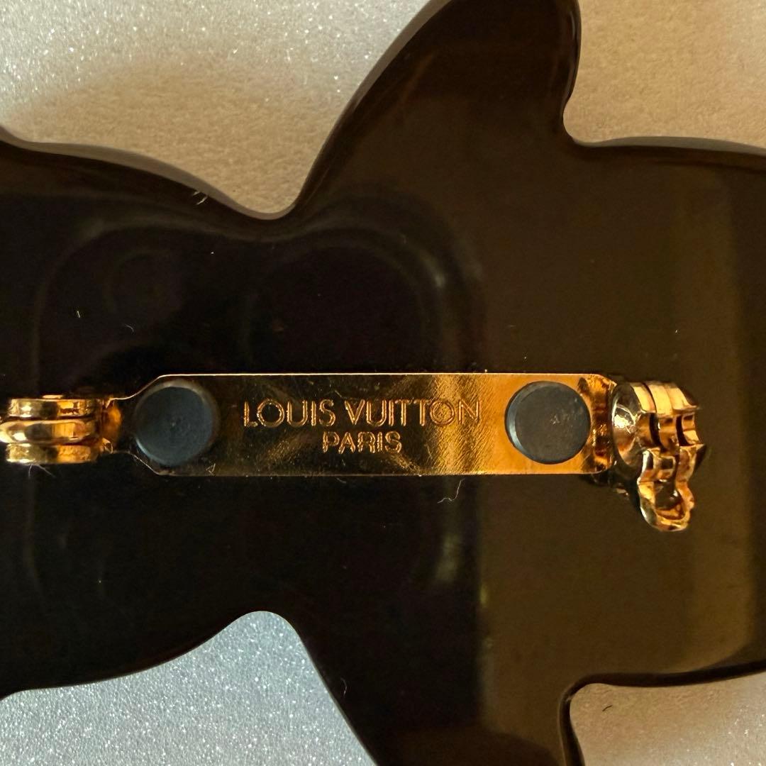 LOUISVUITTONルイヴィトンモノグラムクマ ブローチ