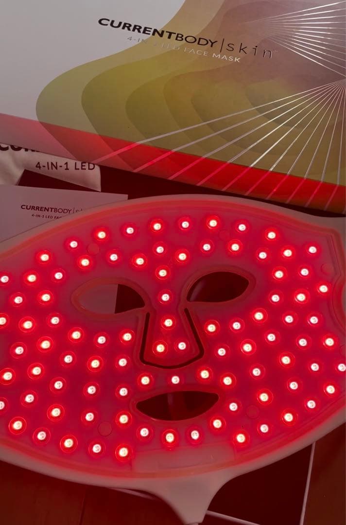 なおです♡CURRENTBODY 4-in-1 LED Face Mask