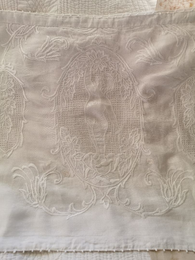 アンティークイタリア ブラットレース 花園の天使 白糸手刺繍クッションカバー