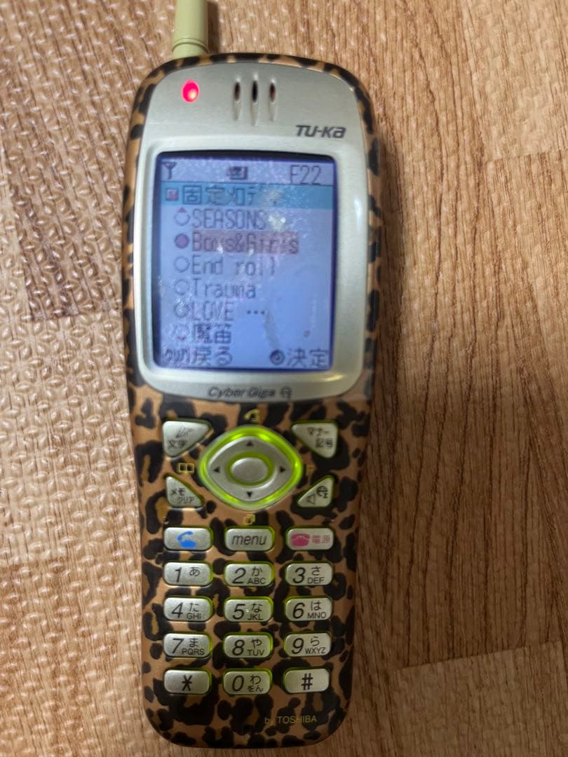 動作確認済み！浜崎あゆみ 携帯 TU-KA TT03 ヒョウ柄 ガラケー y2k