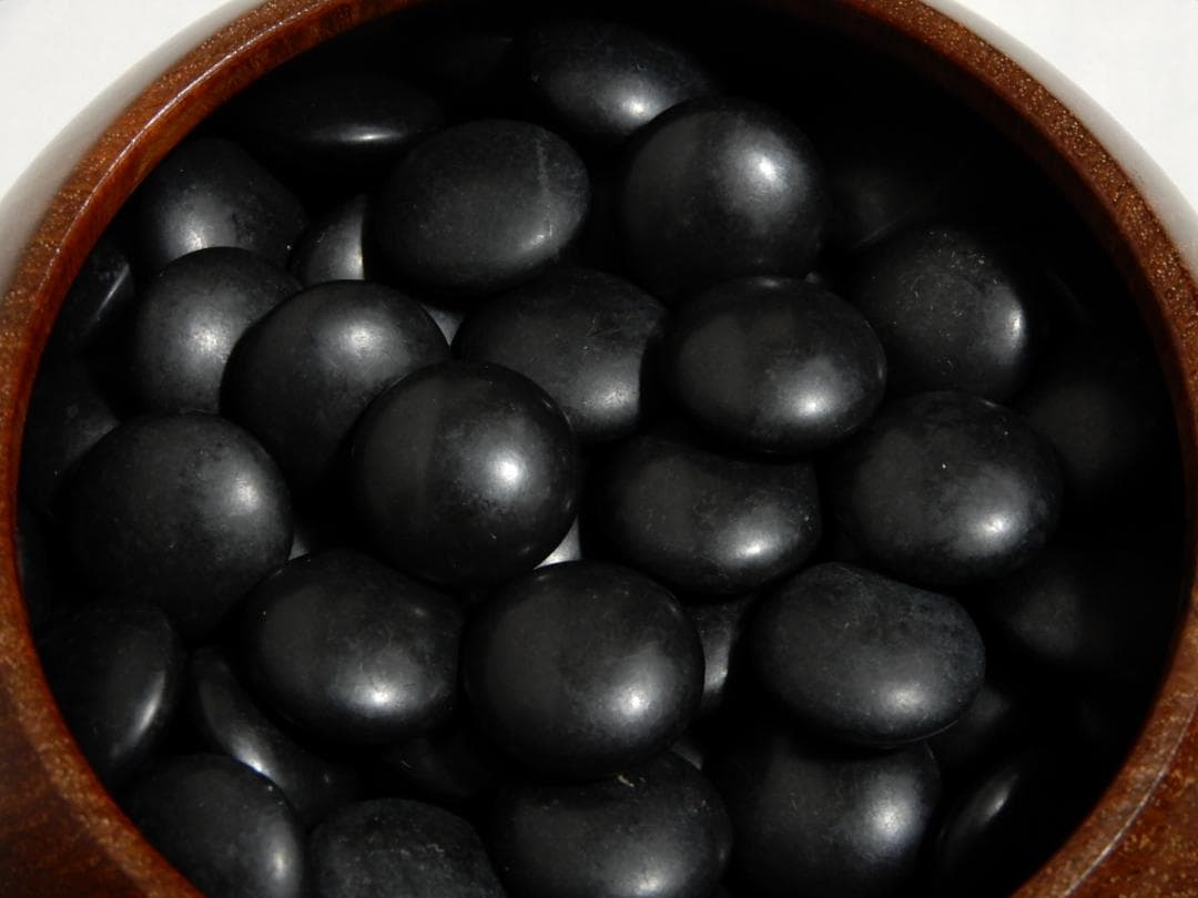 囲碁　本蛤 那智黒碁石　37号　+　超特大木製碁笥　使用少美品