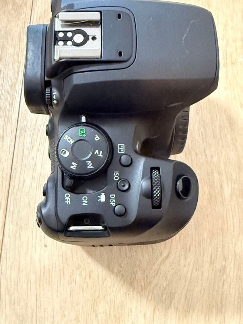 Canon EOS Kiss X10i 本体 + バッテリー・充電器