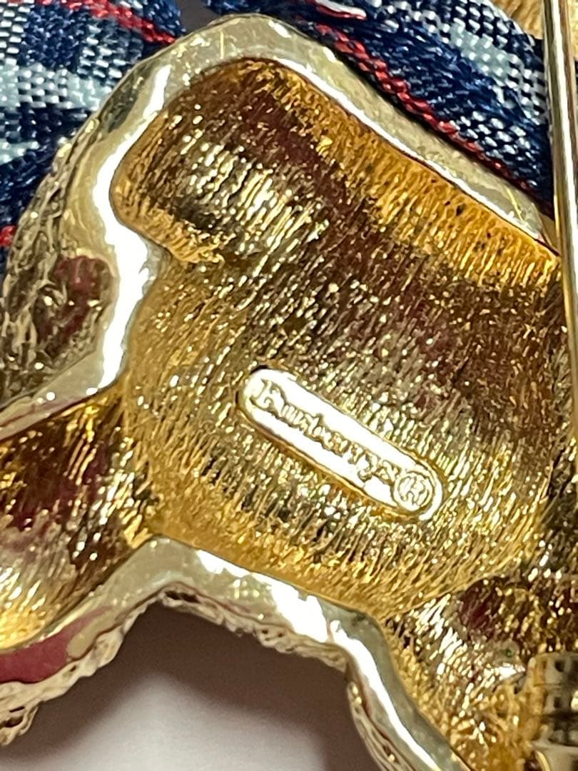 【美品】Burberryバーバリー ベア　ブローチ　匿名配送❤︎