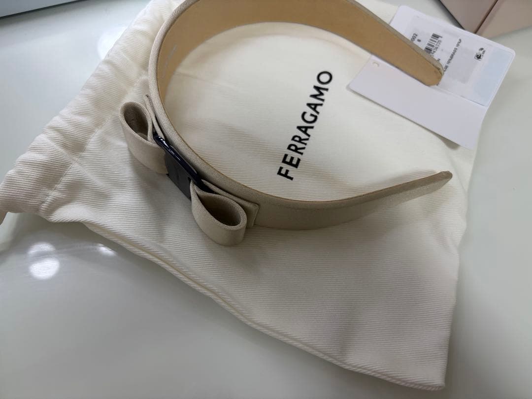 FERRAGAMO リボン付きヘアカチューシャセット