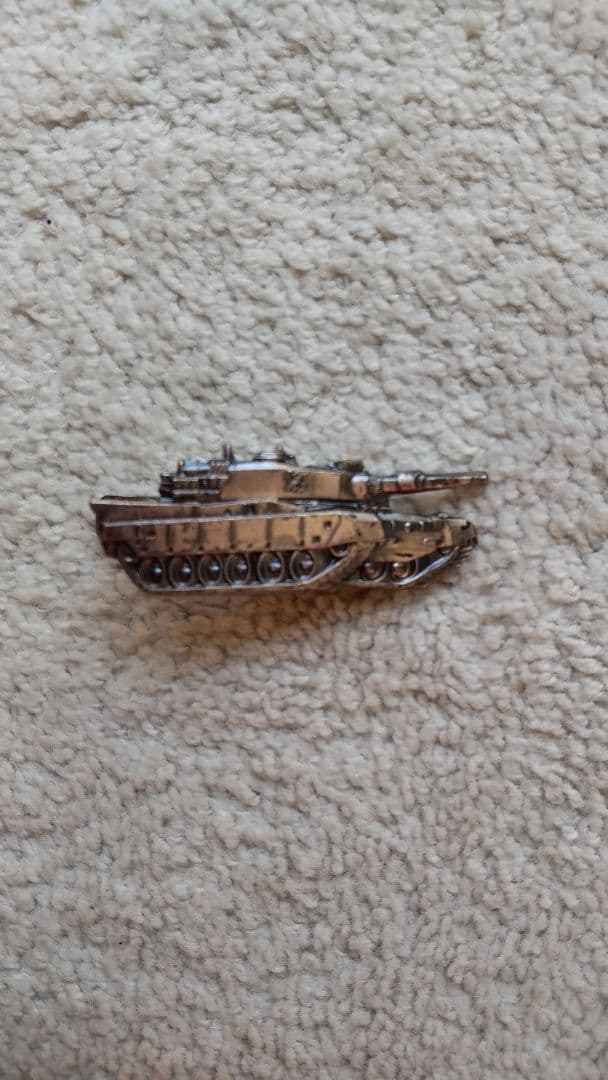 戦車ネクタイピン