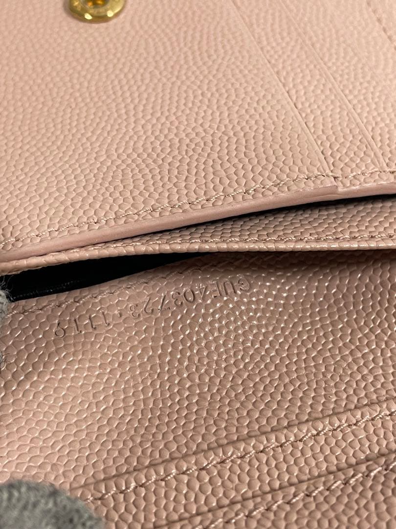 サンローラン　二つ折り財布　カサンドラ　キャビアスキン　ピンク