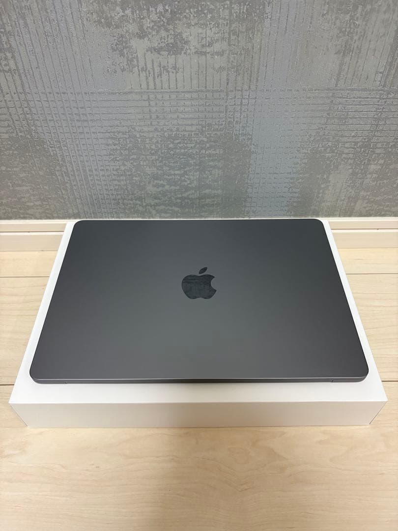 Apple MacBook AIR 13インチ　M2