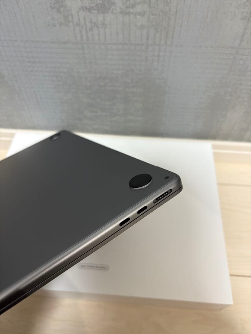 Apple MacBook AIR 13インチ　M2