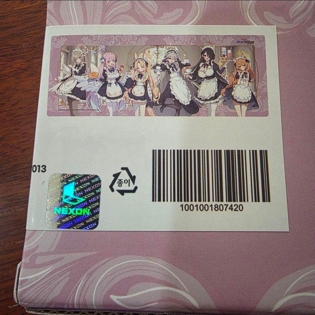 韓国　ブルアカカフェ　メイド　ブルーアーカイブ　デスクマット　マウスパッド