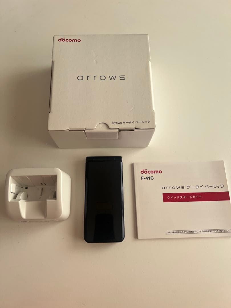 未使用　arrows F-41C docomo ネイビー　ガラケー