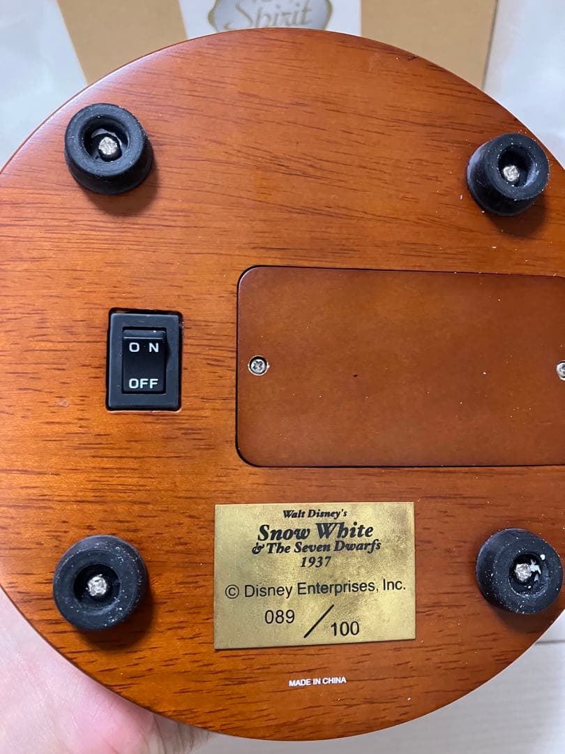 【限定100体】　白雪姫　7人の小人　ディズニー　100周年　フィギュアランプ