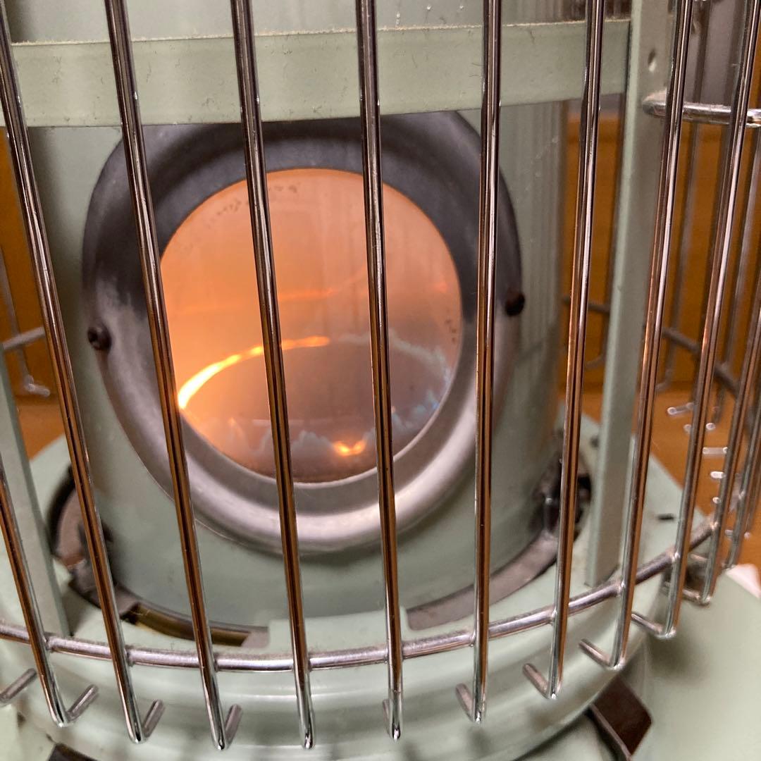 アラジン　灯油ストーブ　カバー付き　動作確認済み。芯の交換必要です。