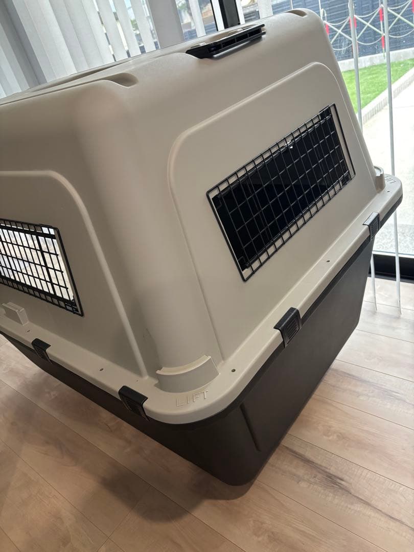 RR826さま専用　大型犬用プラスチッククレート　XXXL