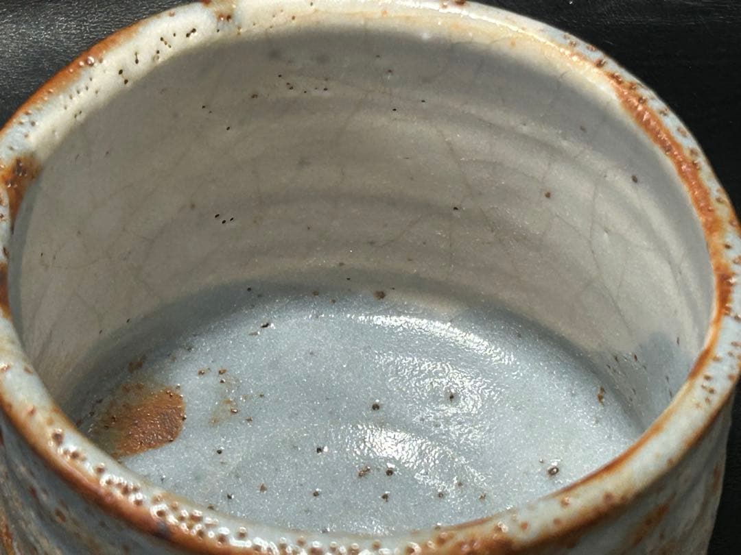 美しい古美術◾️蔵から美しい雪富士の見事な抹茶茶碗が出て来ました。