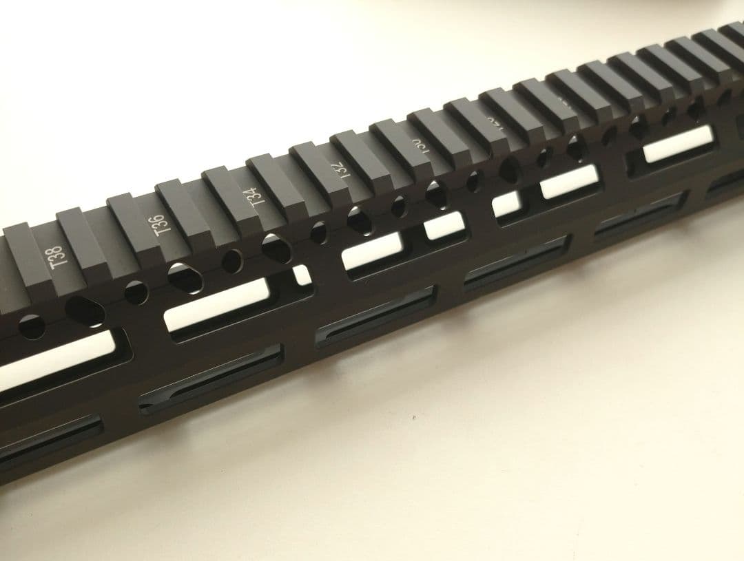 実物 BCM MCMR-15 ハンドガード 15インチ