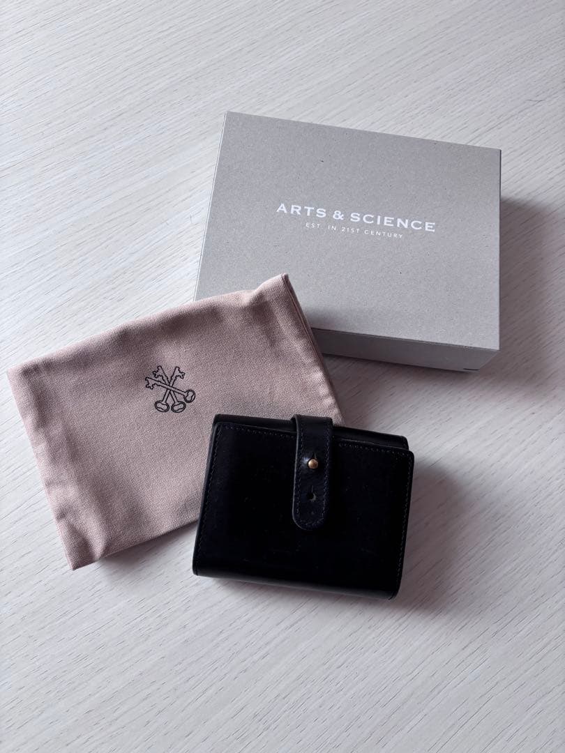 ARTS & SCIENCE ジャバラミニウォレット ブラック