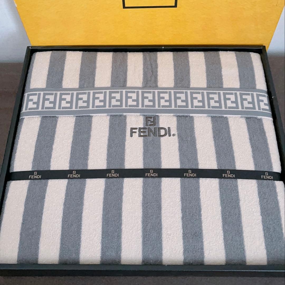 【未使用品】 2710592 FENDI タオルケット ボーダー柄 フェンディ