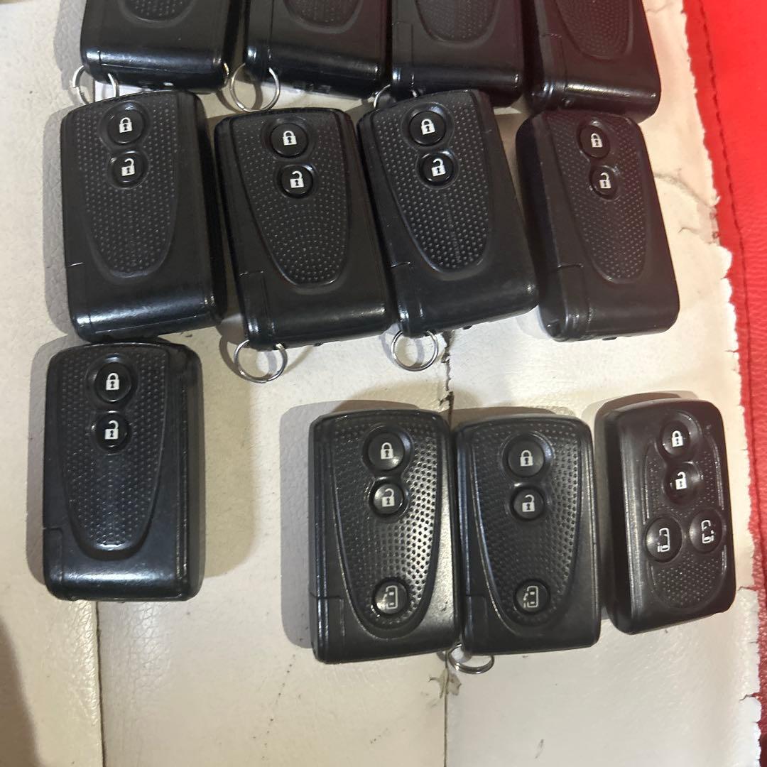 ダイハツ　スマートキー　28個 まとめ
