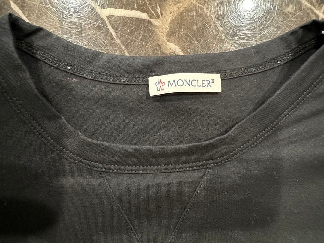 Moncler ブラック Tシャツ パッチ付き　S
