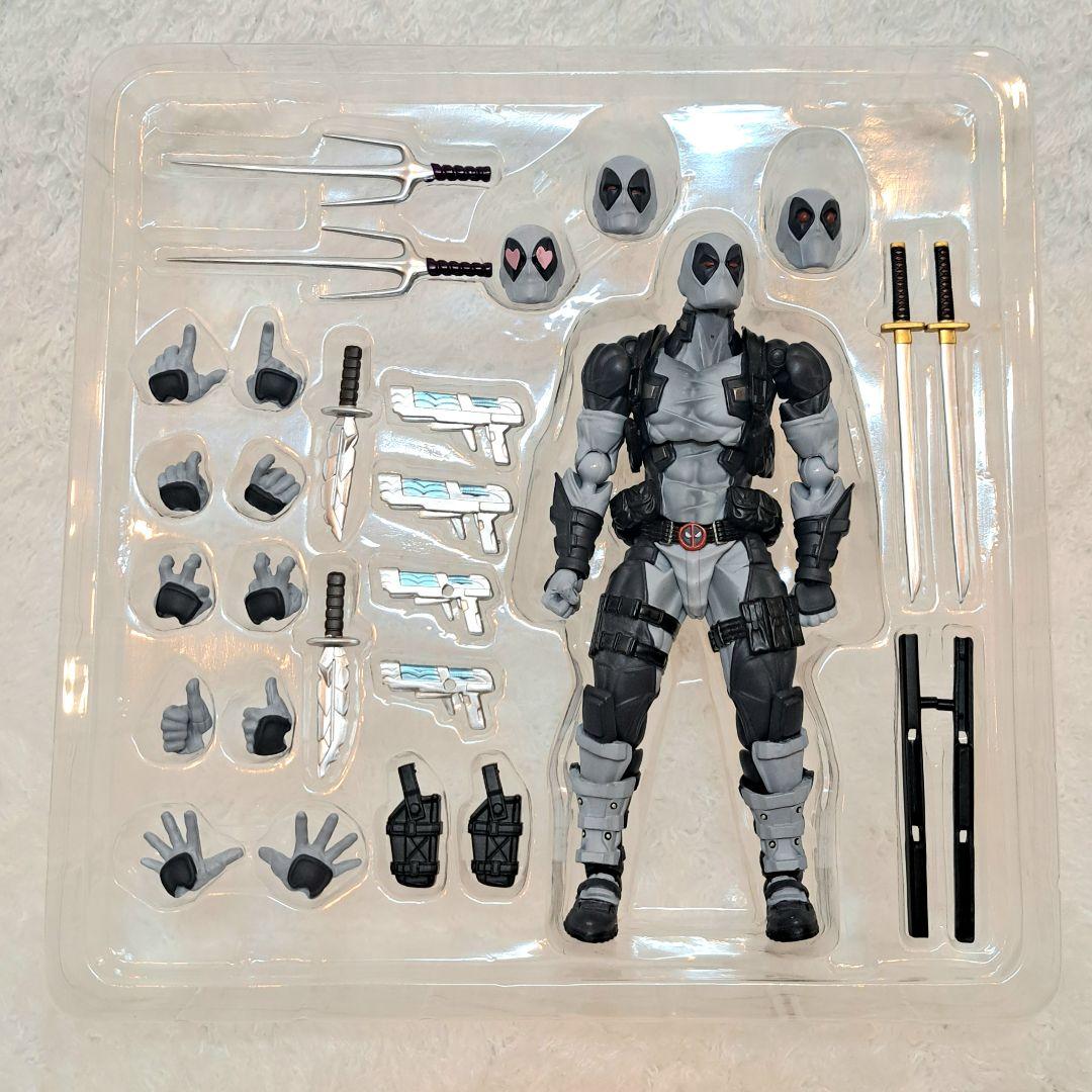 デッドプール ver.2.0 Xフォースカラー リボルテック 海洋堂 フィギュア