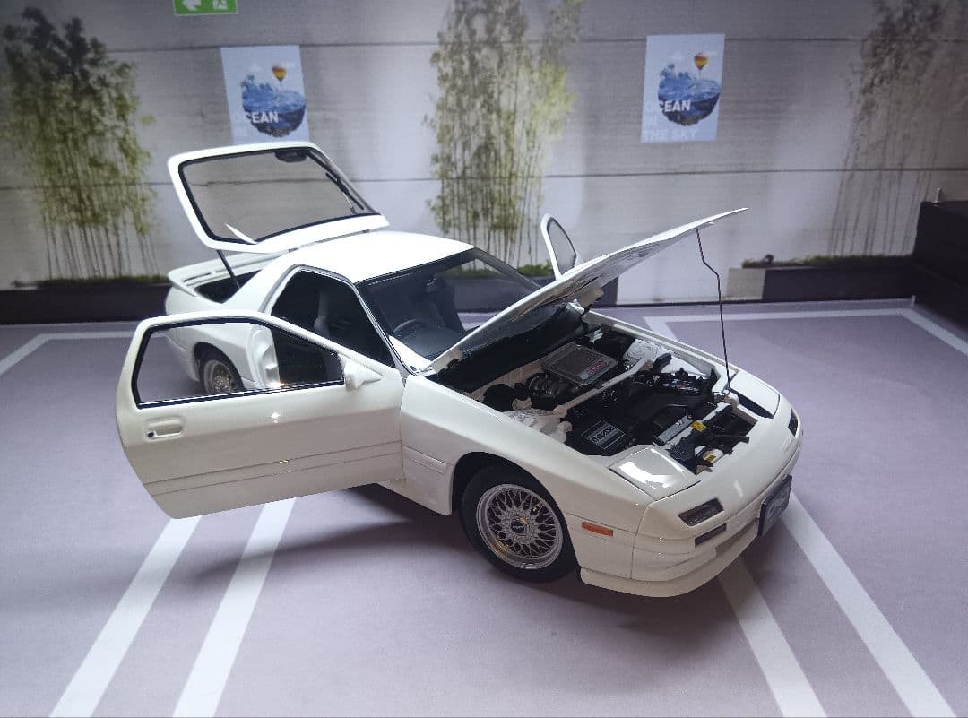 WHELART製 1/18 マツダ サバンナ RX-7 FC3 1990