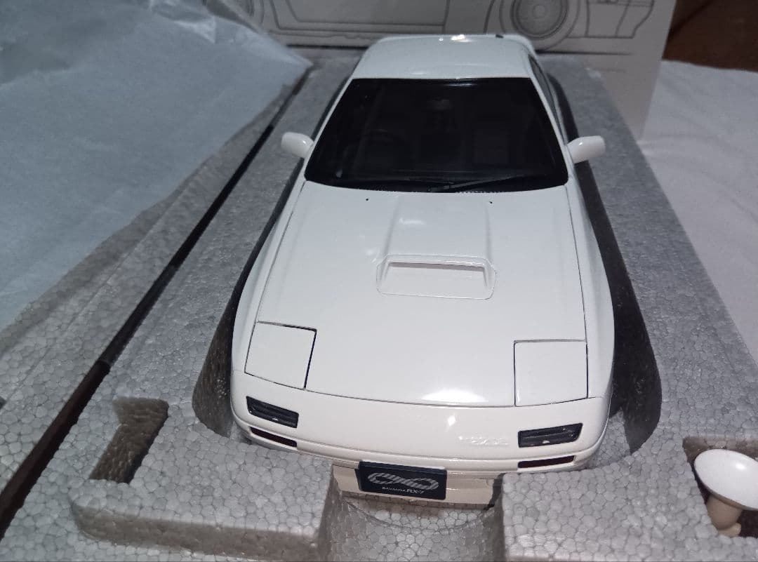 WHELART製 1/18 マツダ サバンナ RX-7 FC3 1990
