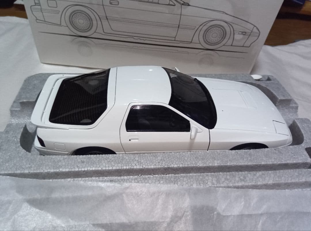 WHELART製 1/18 マツダ サバンナ RX-7 FC3 1990
