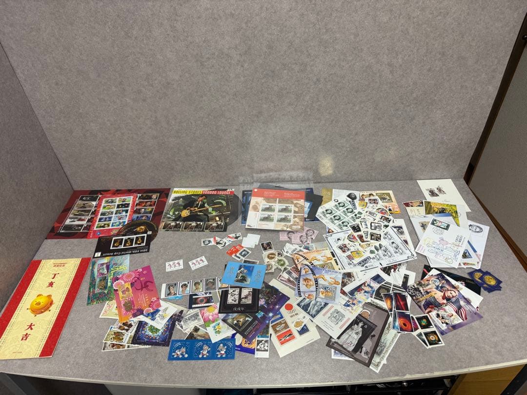 ケ*ジ様 外国切手 希少 世界の切手 中国 USA他 ビートルズ ジョンレノン